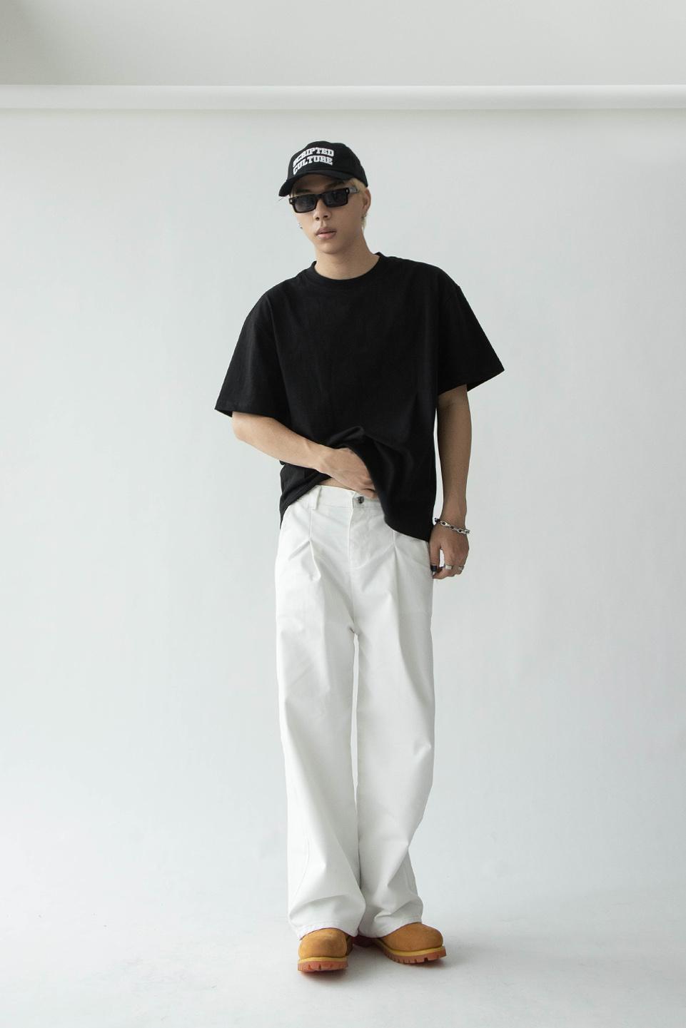 PLEATED STRAIGHT PANT - WHITE