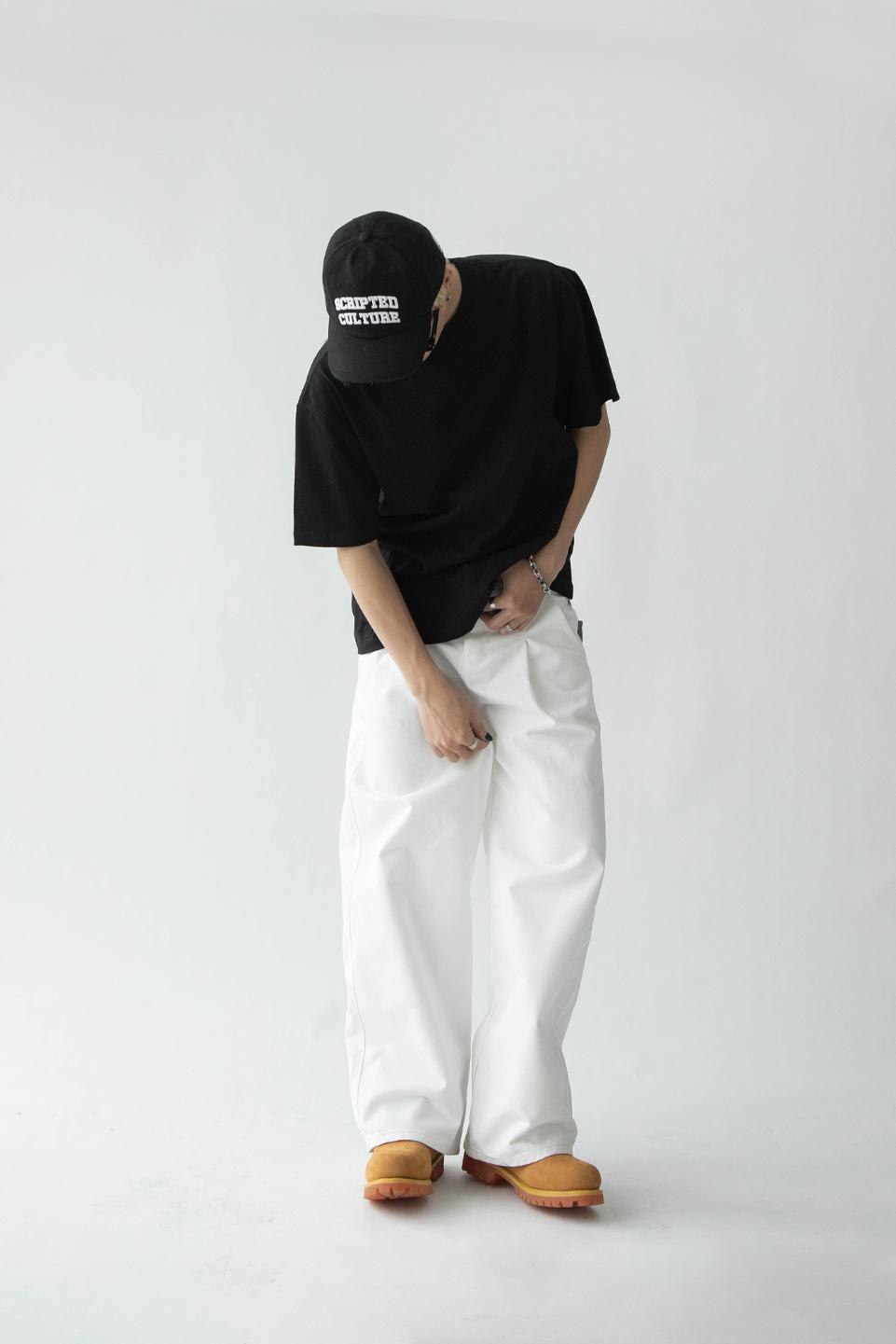 PLEATED STRAIGHT PANT - WHITE