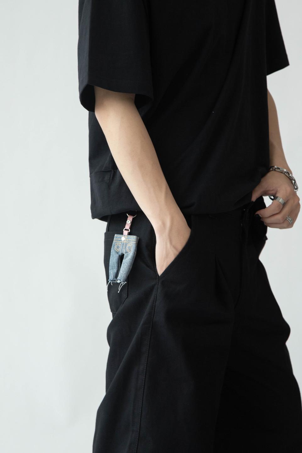 PLEATED STRAIGHT PANT - BLACK
