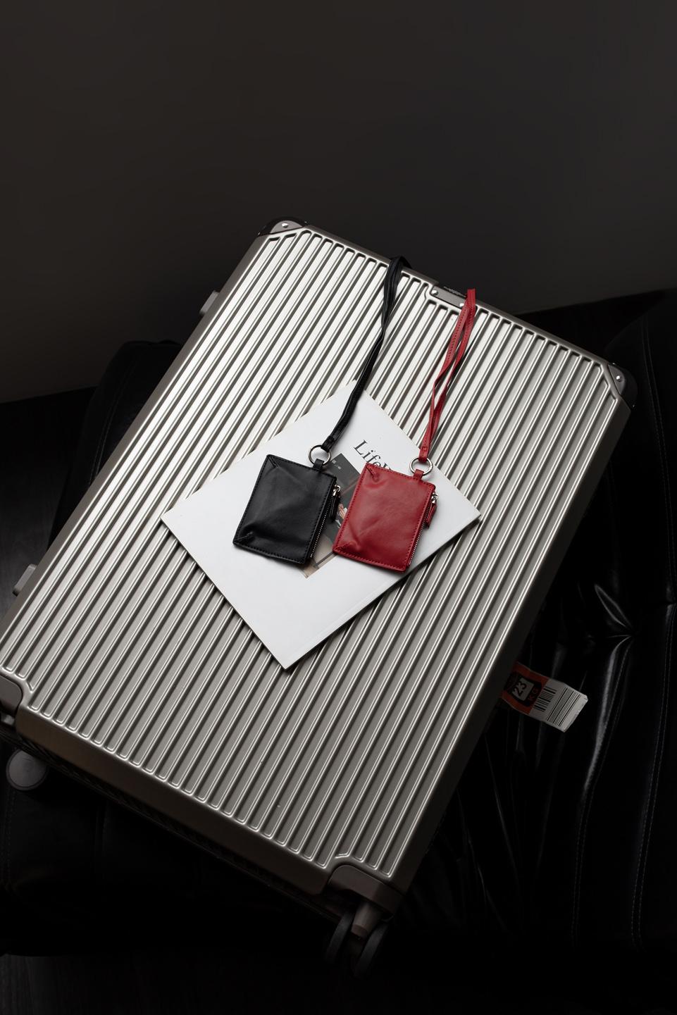 TUMS LEATHER CARD HOLDER - Black