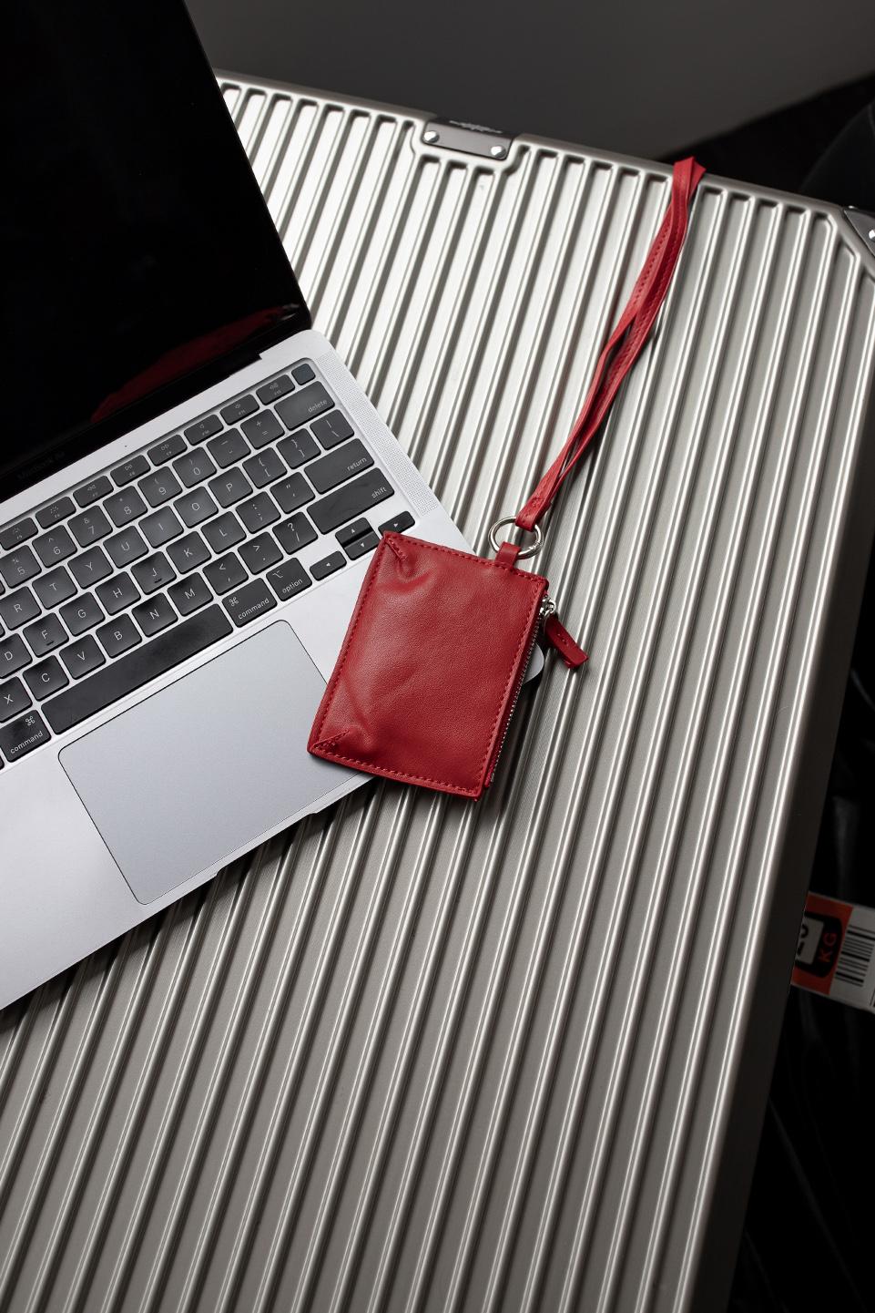 TUMS LEATHER CARD HOLDER - Maroon