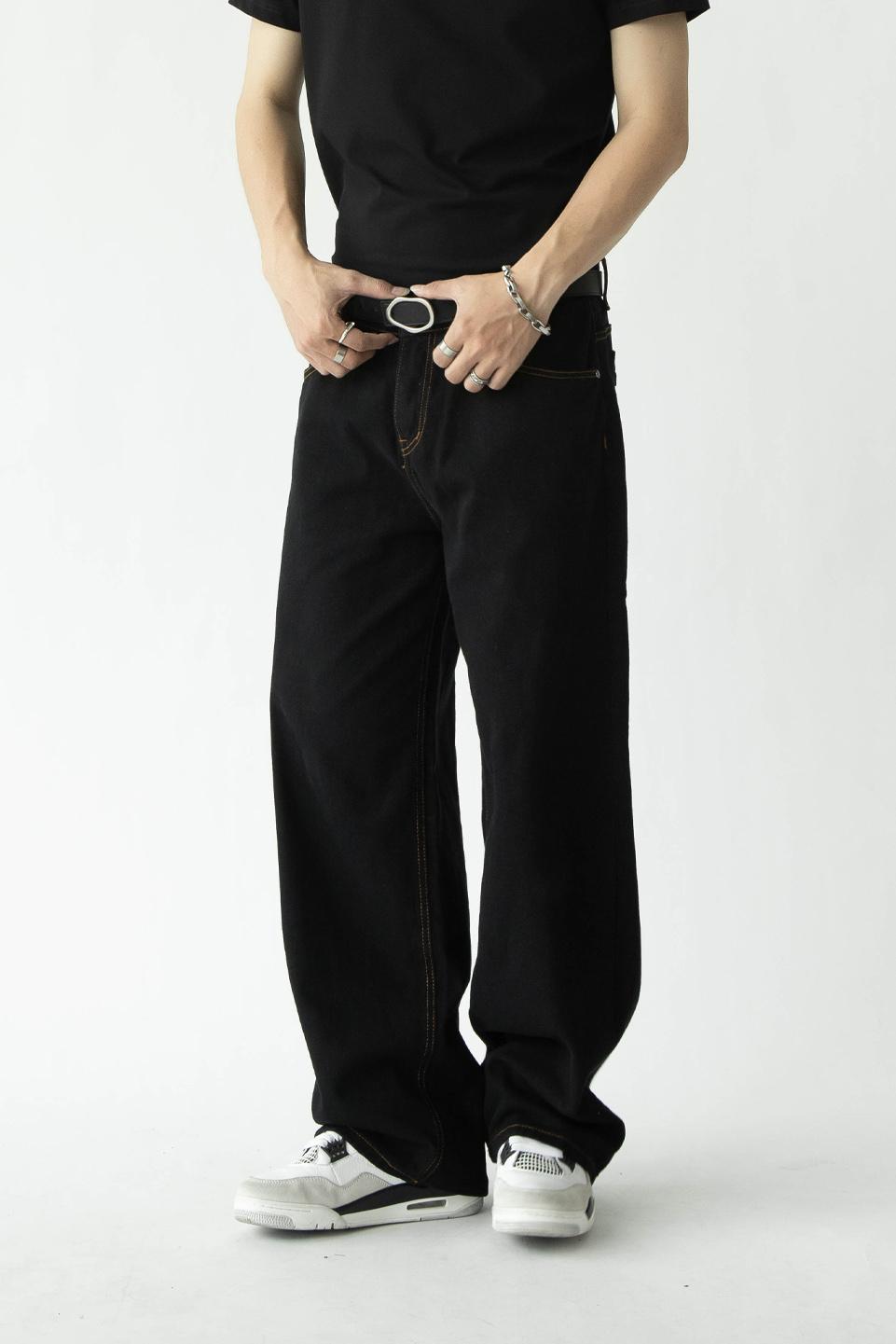 RELAXED FIT - BLACK JEAN