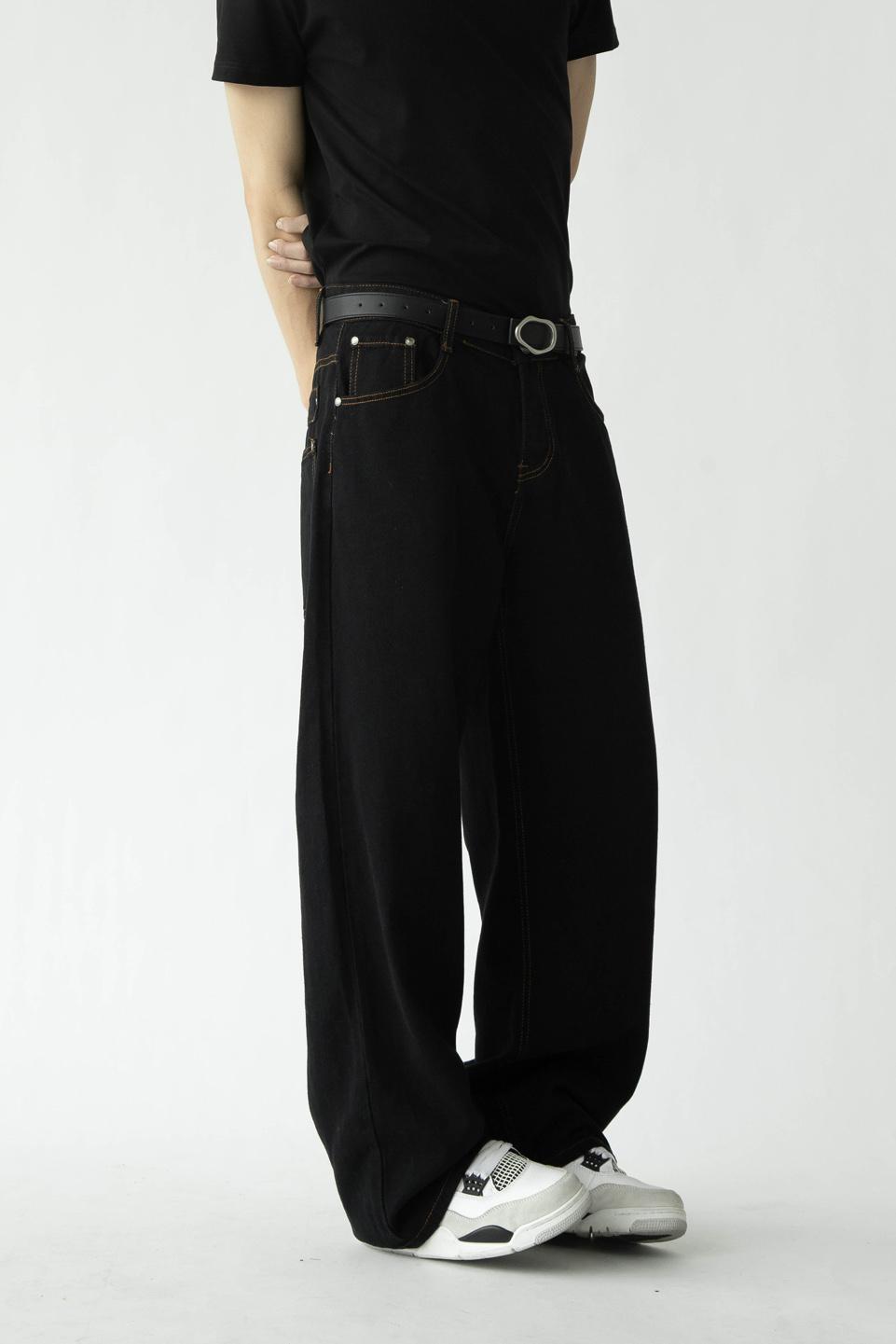 RELAXED FIT - BLACK JEAN