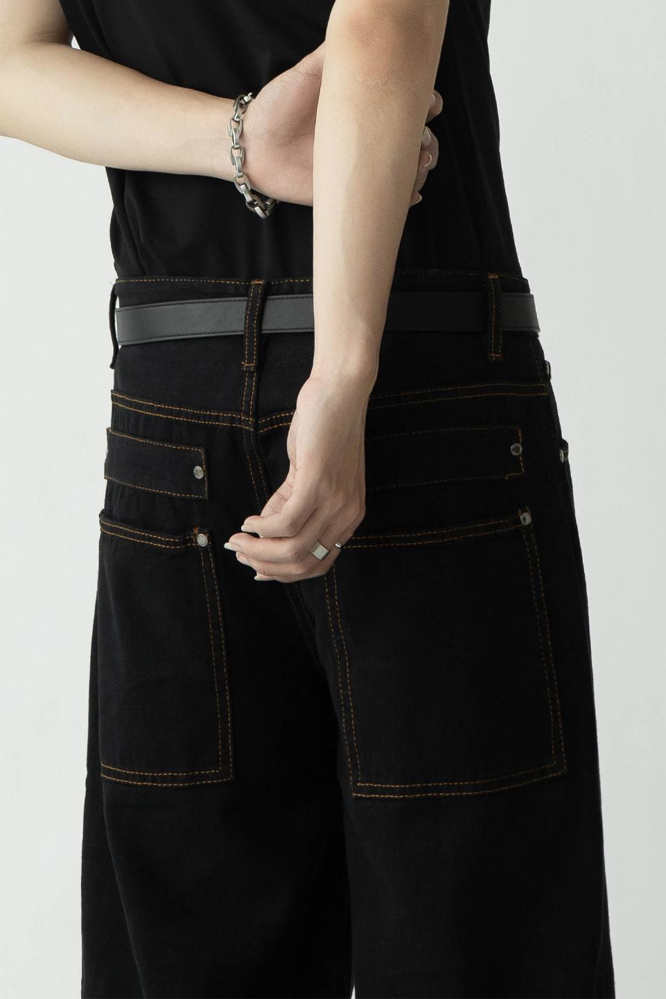 RELAXED FIT - BLACK JEAN