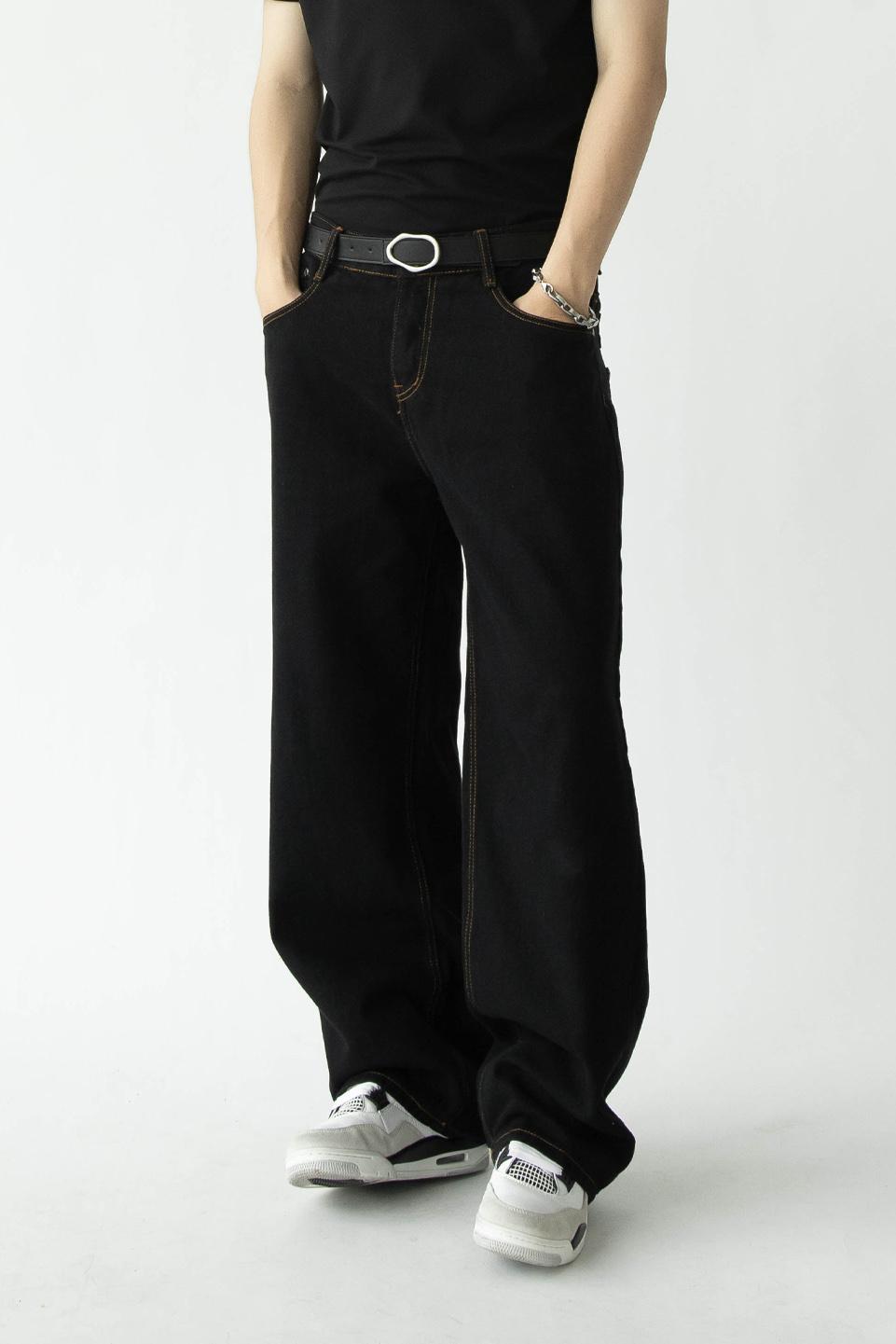 RELAXED FIT - BLACK JEAN