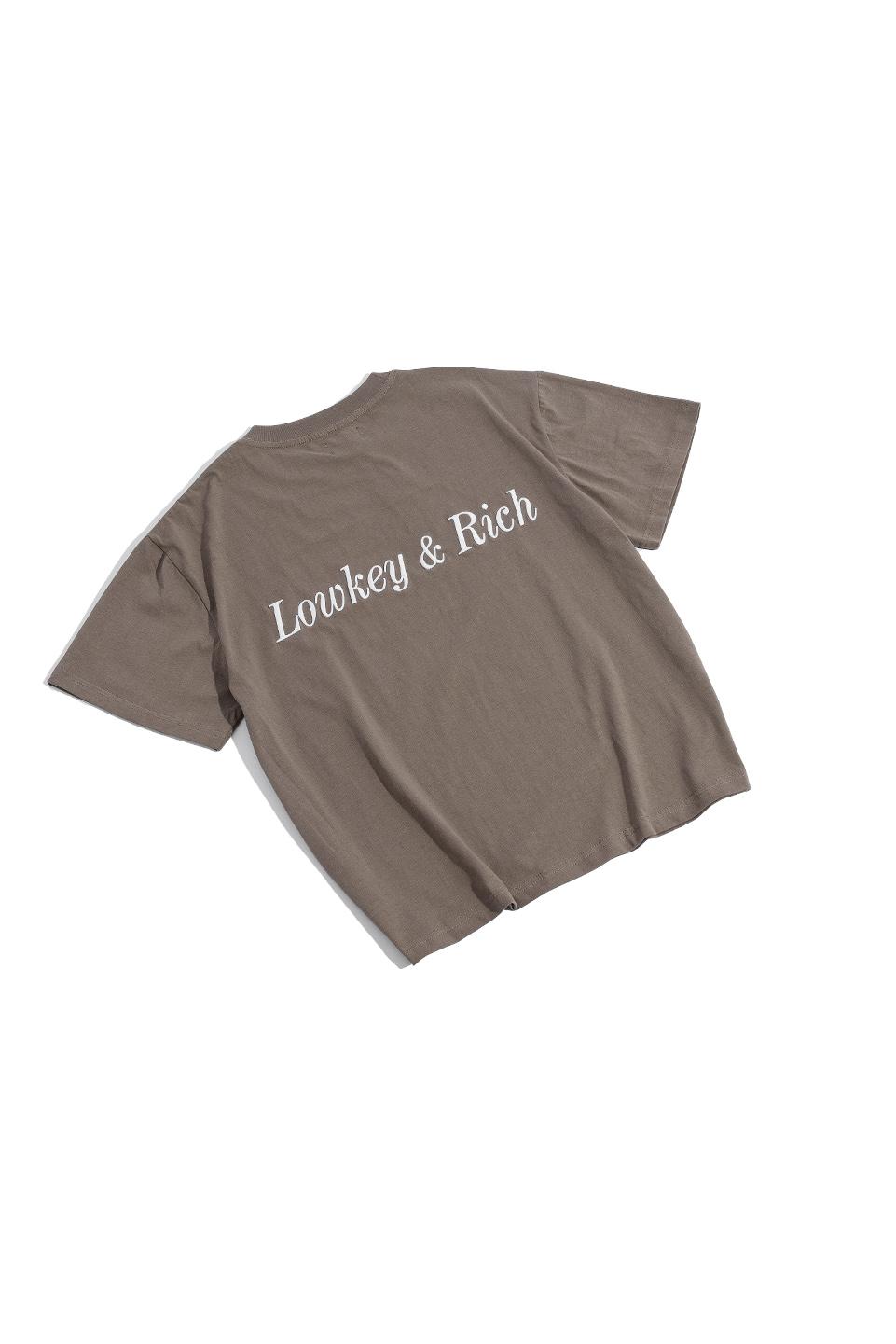 LOWKEY & RICH T-SHIRT - Pastel Brown