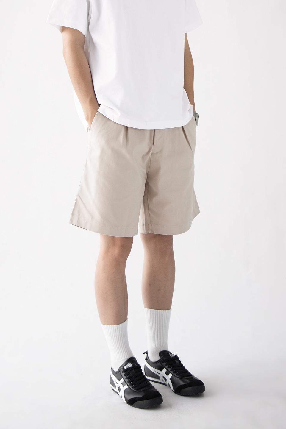 TUMS PLEATED SHORT - SandStone