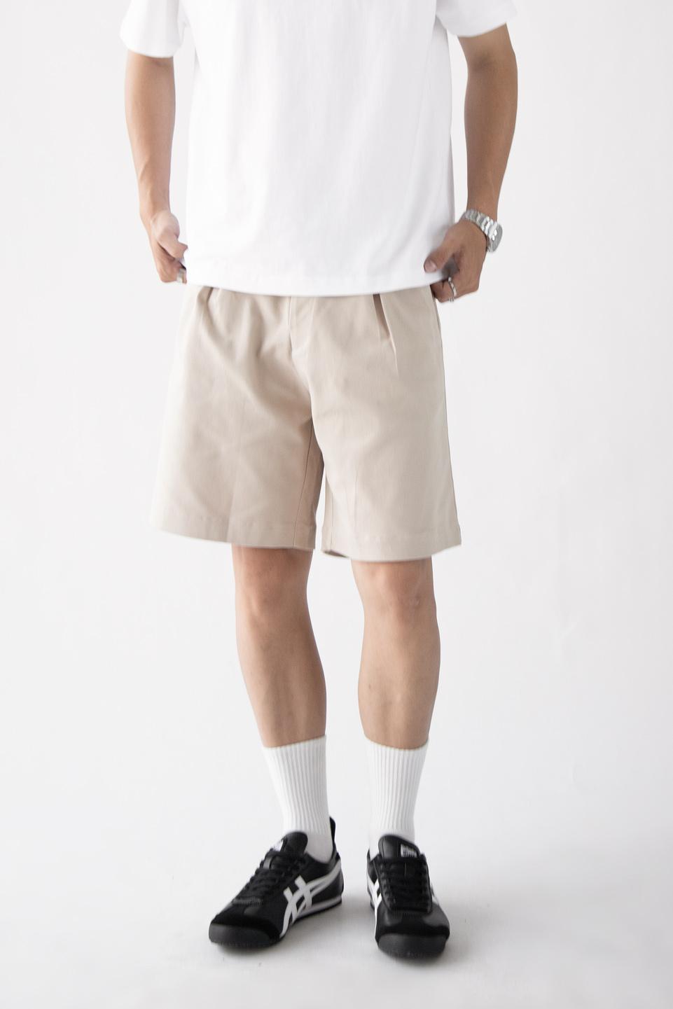 TUMS PLEATED SHORT - SandStone