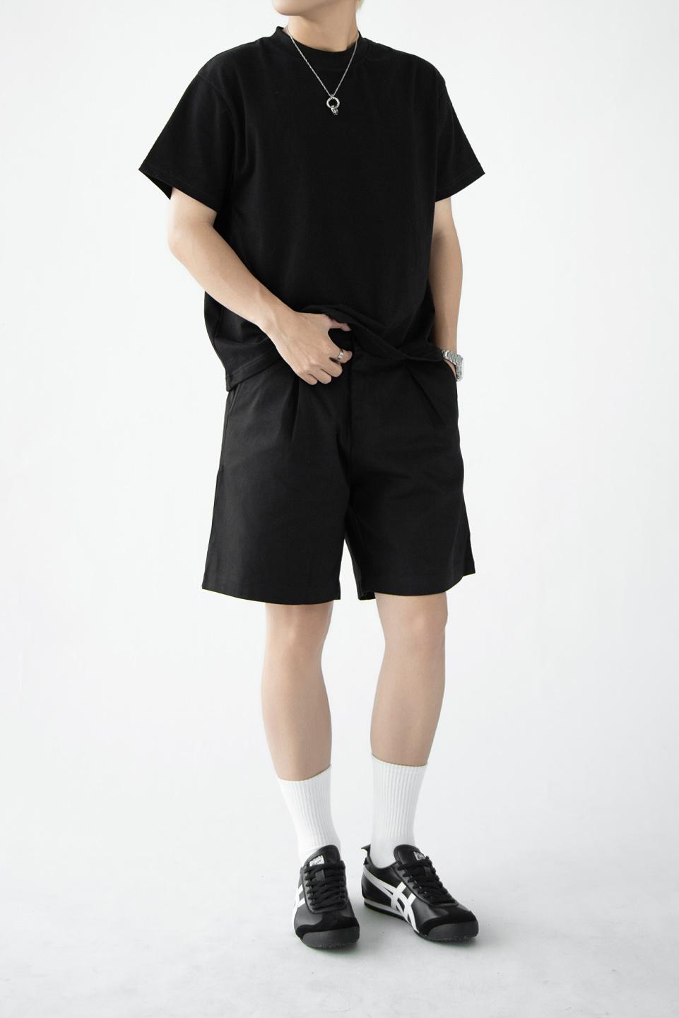 TUMS PLEATED SHORT - Black