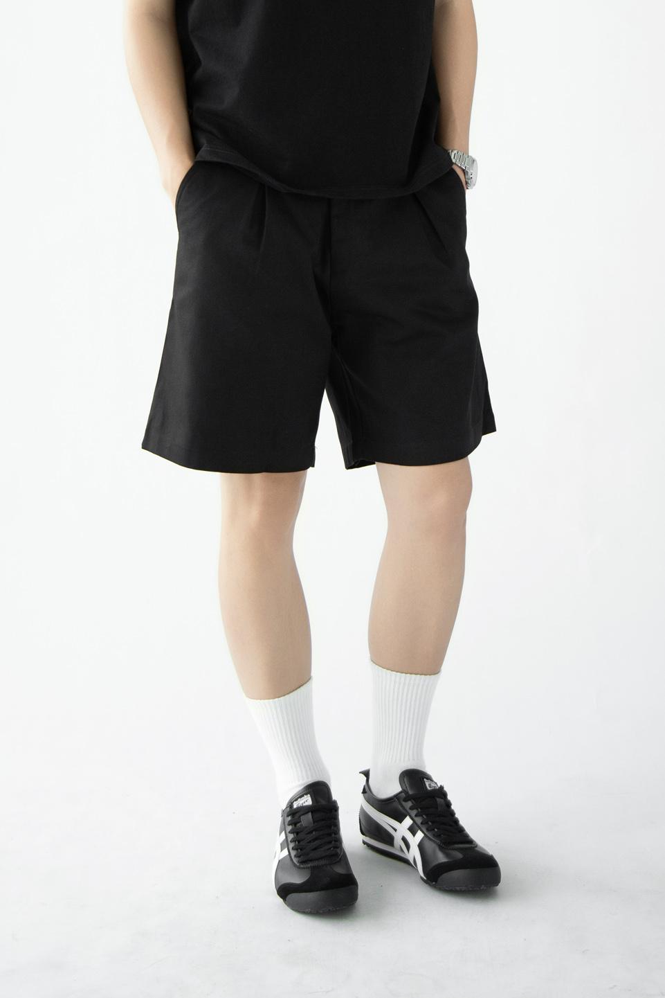 TUMS PLEATED SHORT - Black
