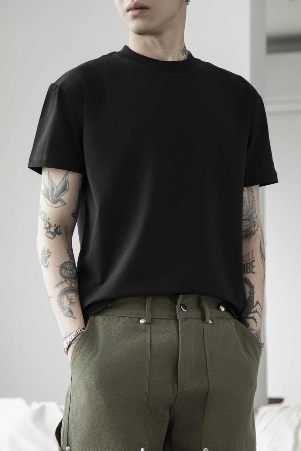 SLIM FIT TSHIRT - BLACK