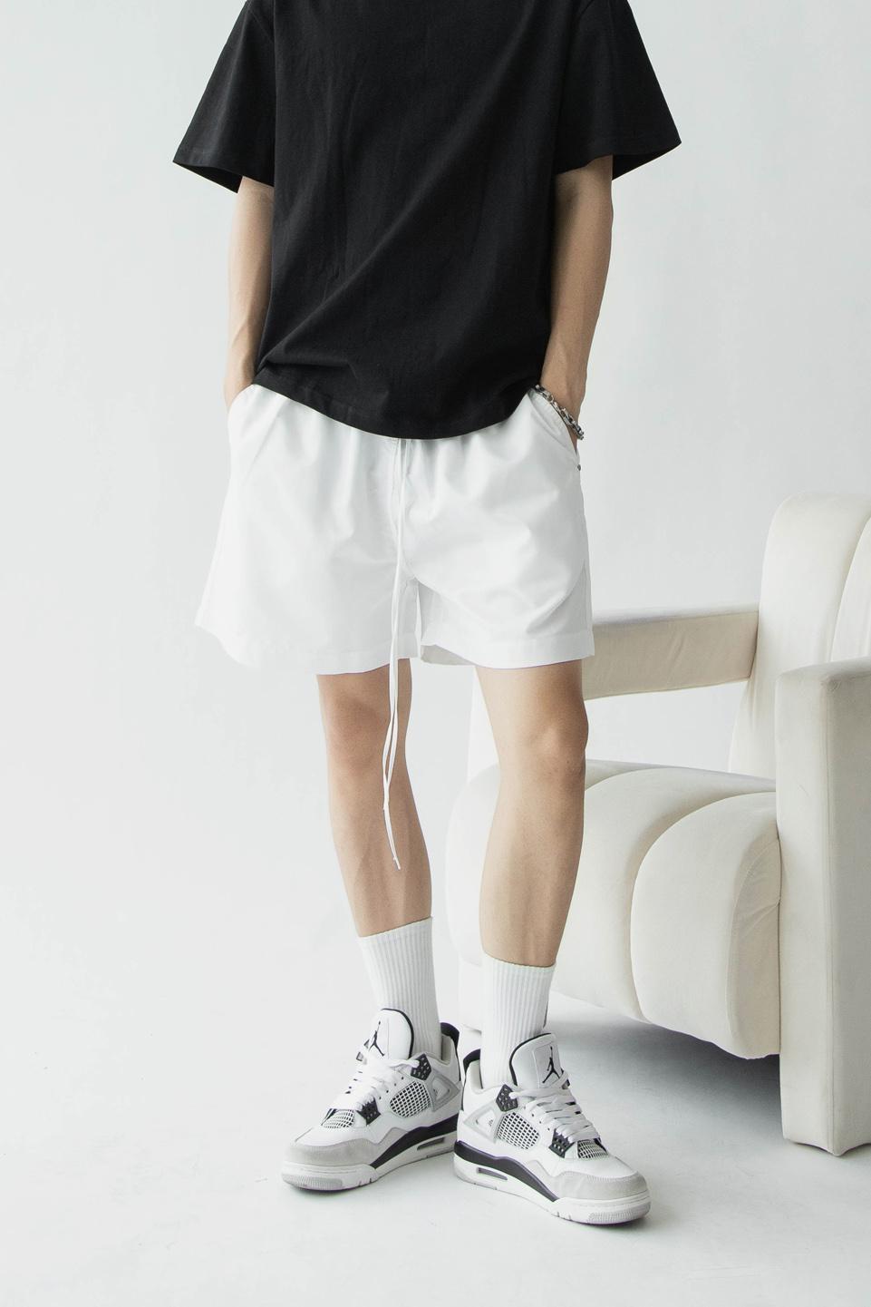 RELAX STRIKING DRAWSTRING SHORT - WHITE