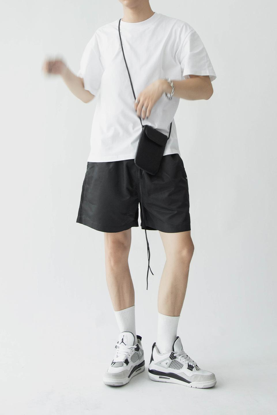 RELAX STRIKING DRAWSTRING SHORT - BLACK
