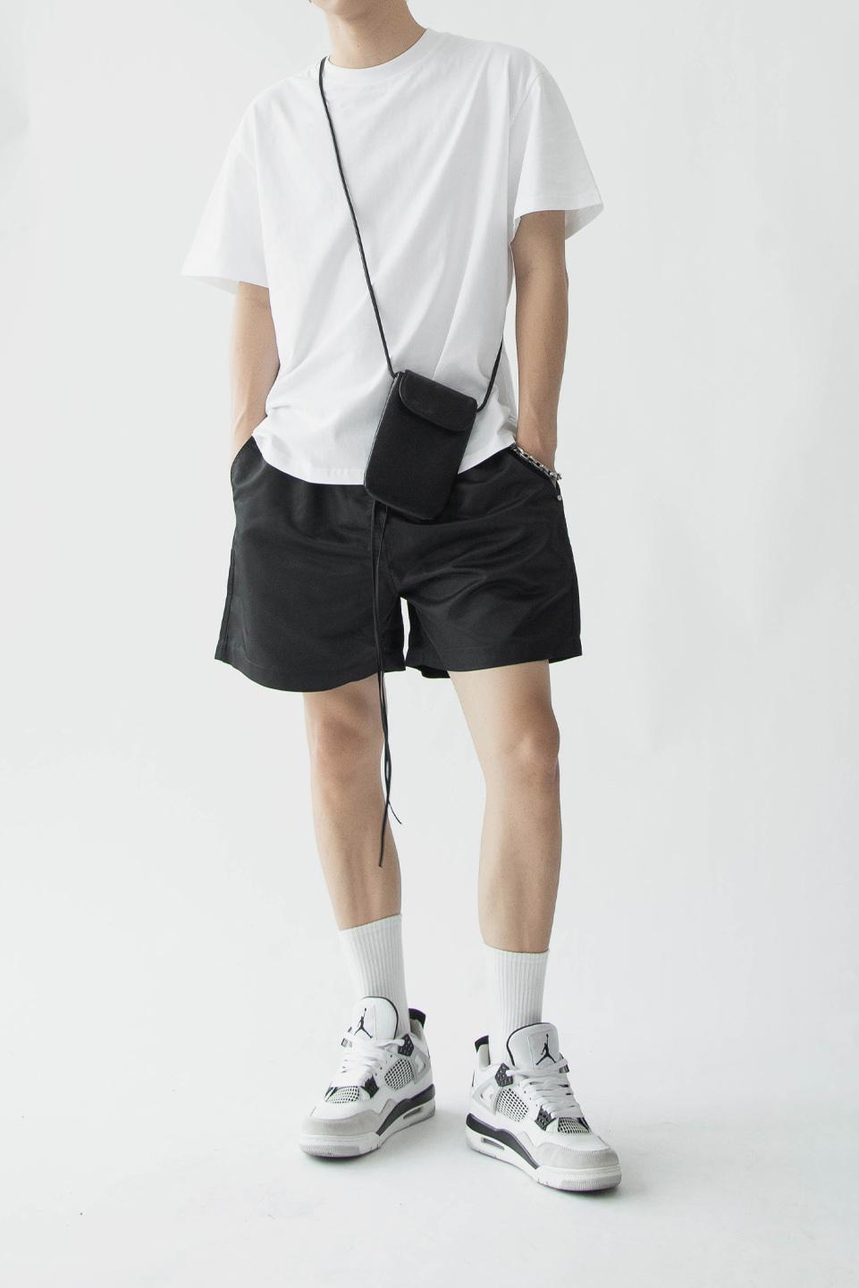 RELAX STRIKING DRAWSTRING SHORT - BLACK