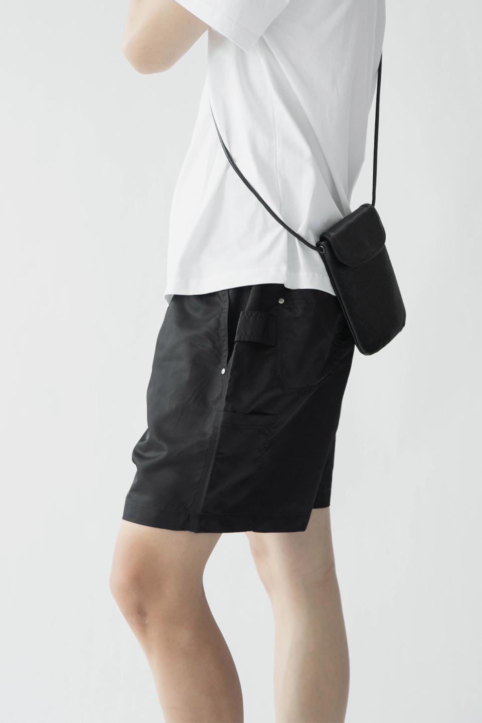 RELAX STRIKING DRAWSTRING SHORT - BLACK