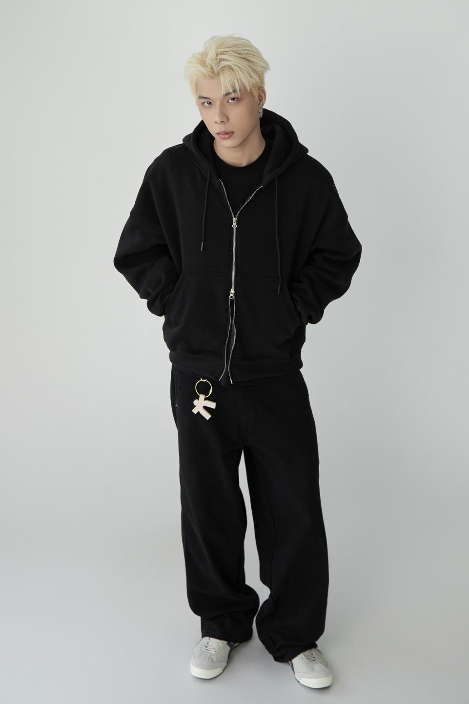 TUMS CROP ZIPS HOODIE - Black